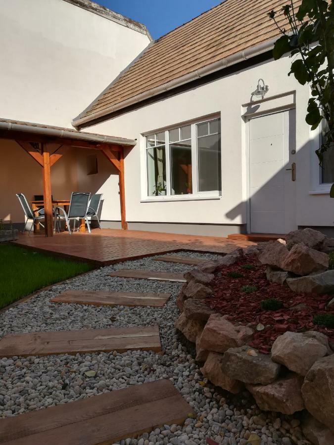 Buborek Apartman Tata Εξωτερικό φωτογραφία